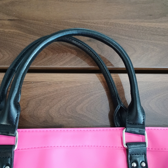 Betty Boop Vibrant Pink Tote with Black Handles - Picture 4 of 7